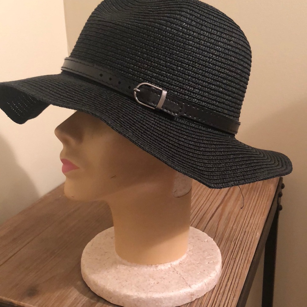 Black fashion hat with buckle